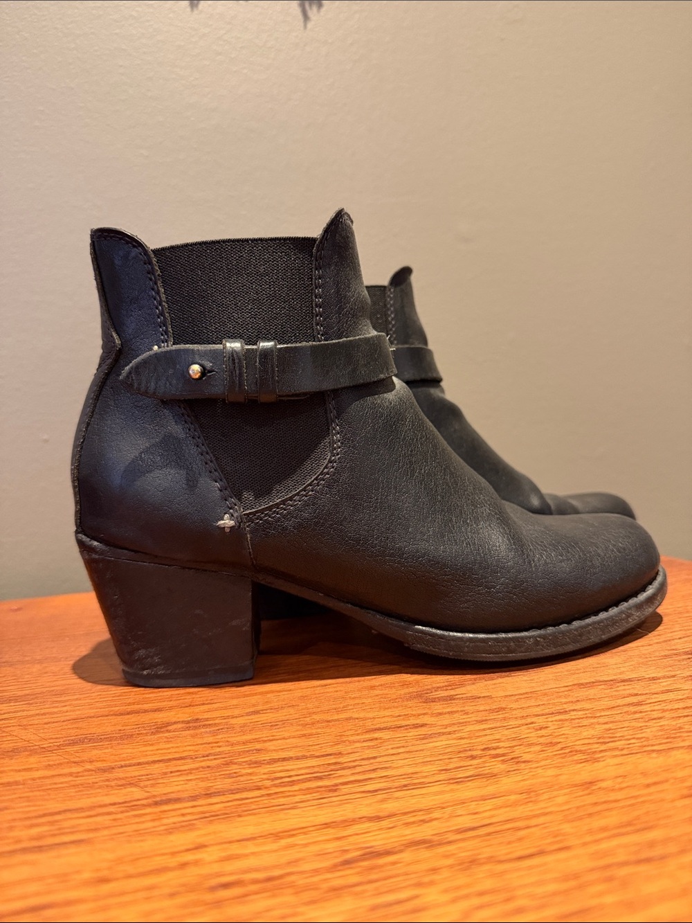 Rag & Bone Durham heeled bootie. 38